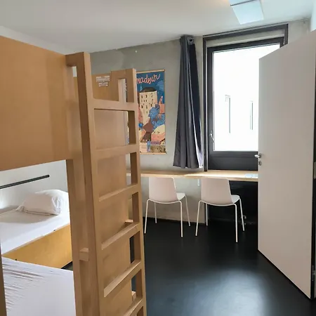 Hostel Hi *